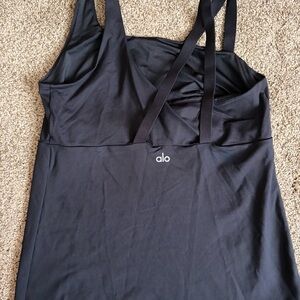 ALO Yoga Women's Elegant Black Camisole